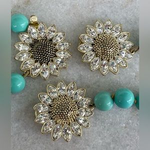 Fossil SET necklace 20” and two bracelets 7” faux turquoise daisies